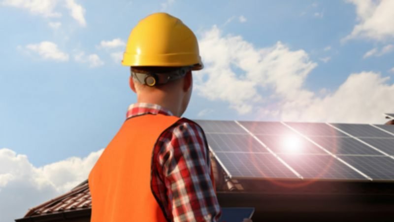 Energia Solar gerou mais de 900 empregos por dia em 2022