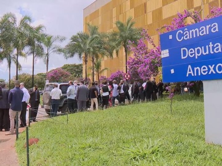 INEL entrega documento sobre irregularidades da ANEEL na regulamentação da 14.300