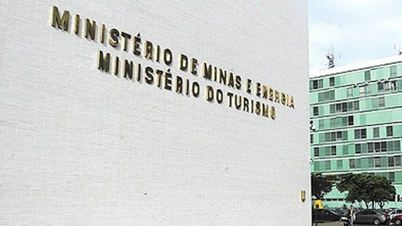 Governo quer substituir óleo diesel por energia solar na Amazônia Governo quer substituir óleo diesel por energia solar na Amazônia