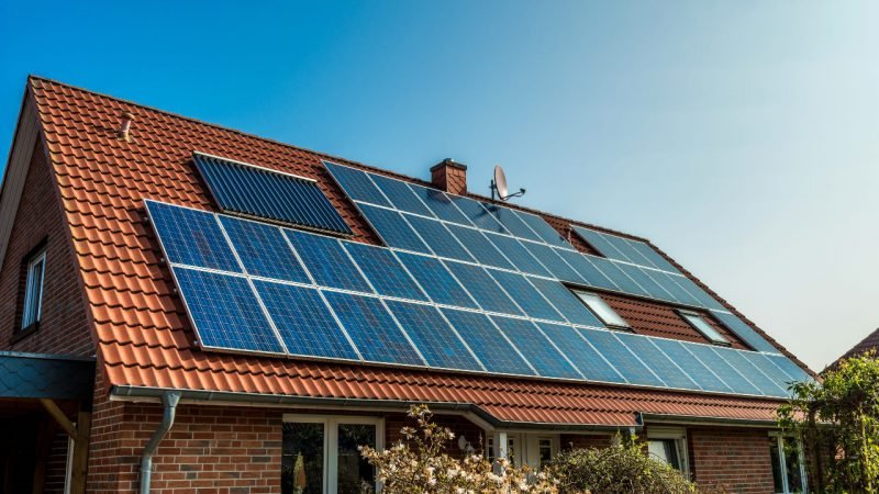Preço da energia solar tem queda de 5% em quatro meses Preço da energia solar tem queda de 5% em quatro meses