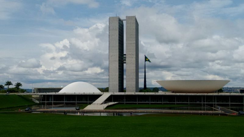 Projeto de lei propõe abertura total do mercado livre de energia Projeto de lei propõe abertura total do mercado livre de energia