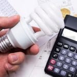 Dicas de como economizar na fatura de energia na época mais fria do ano