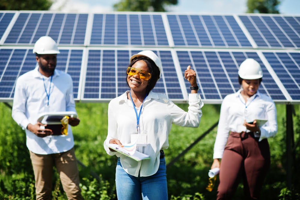 Setor solar gerou 241 mil empregos no Brasil em 2022 Setor solar gerou 241 mil empregos no Brasil em 2022