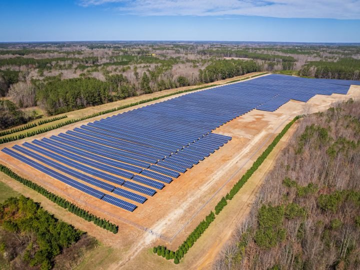 Comerc e Neoenergia aportam R$ 500 milhões em usinas solares