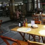 Bares e restaurantes terão redução na conta de luz com uso da solar por assinatura