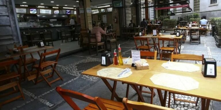 Bares e restaurantes terão redução na conta de luz com uso da solar por assinatura