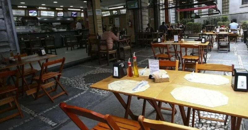 Bares e restaurantes terão redução na conta de luz com uso da solar por assinatura Bares e restaurantes terão redução na conta de luz com uso da solar por assinatura