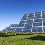Dólar estabilizado deve favorecer projetos de energia solar no Brasil em 2024