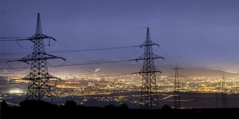 PMEs podem economizar até 35% na conta de luz