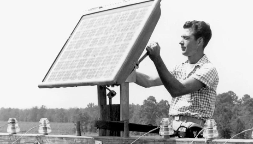Desde a descoberta pioneira do efeito fotovoltaico por Alexandre Edmond Becquerel em 1839
