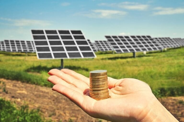 Como investir em usina solar e fazer seu dinheiro trabalhar por você