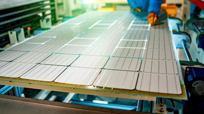 Março inicia com preços estáveis no mercado fotovoltaico global
