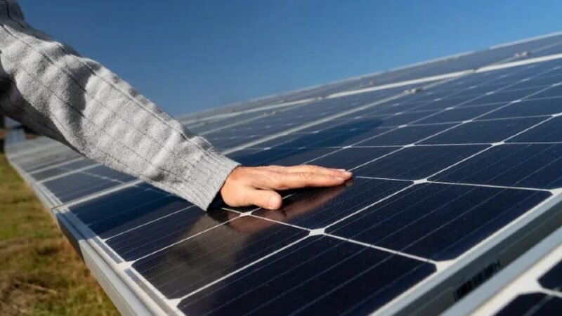 Preços de kit fotovoltaico residencial e comercial de pequeno porte registraram queda de 30%