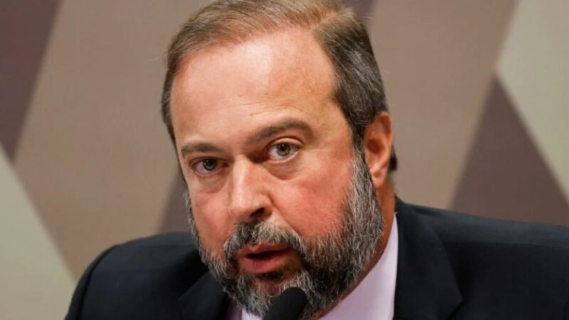 Para ministro Silveira “ENEL levou cartão amarelo envermelhando” Para ministro Silveira “ENEL levou cartão amarelo envermelhando”