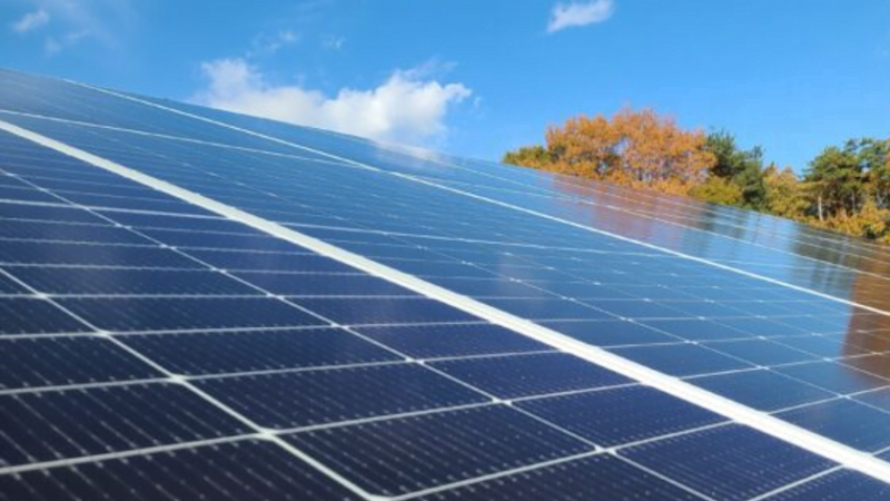 NOVO painel solar com células retangulares ao invés de quadradas que podem atingir eficiência de 26,5%