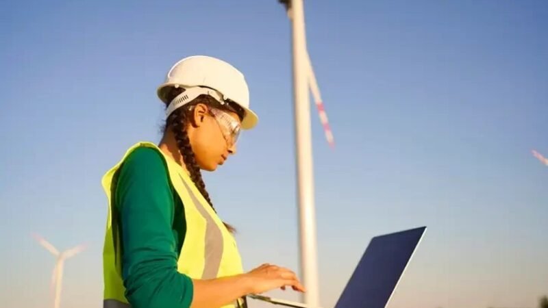 Empregos em Energia Verde disparam: Crescimento de 18% e desafios globais Empregos em Energia Verde disparam: Crescimento de 18% e desafios globais