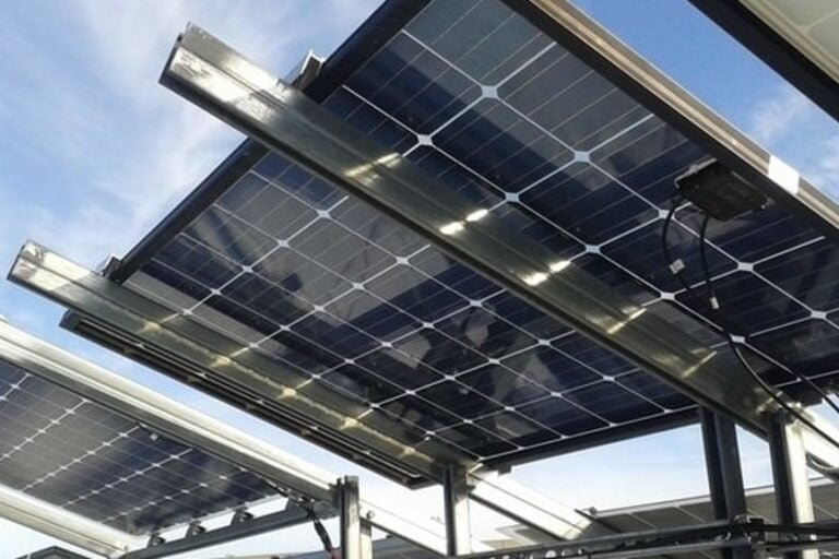 Painéis solares de dupla face ameaçam painéis solares tradicionais