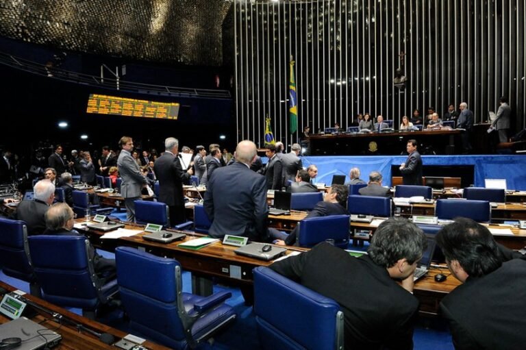 Detalhes do planário do Senado Federal a partir das galerias