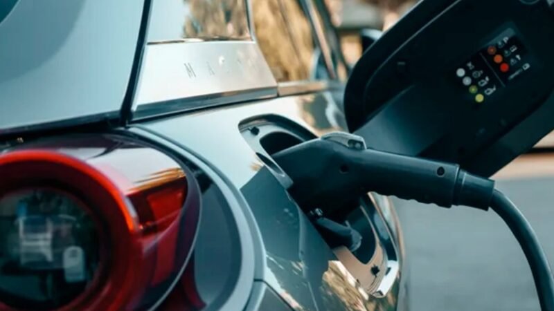 EUA e China: Novas tarifas para células de energia solar e veículos elétricos EUA e China: Novas tarifas para células de energia solar e veículos elétricos