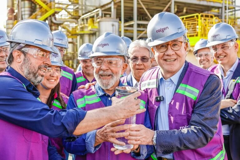 Presidente Luiz Inácio Lula da Silva (PT) participa da inauguração da nova planta industrial de etanol de segunda geração da Raízen, no Parque de Bioenergia Bonfim, em Guariba (SP)