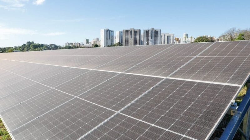 1º usina solar pública vai abastecer 80 prédios do GDF 1º usina solar pública vai abastecer 80 prédios do GDF