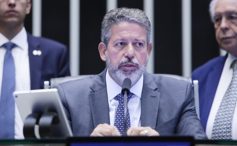 Arthur Lira preside a sessão do Plenário desta terça-feira Fonte: Agência Câmara de Notícias