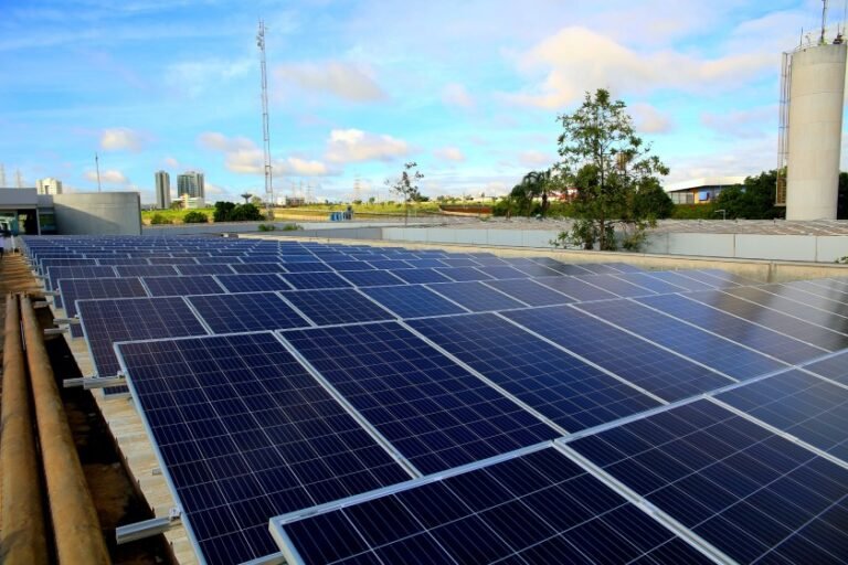 CAESB investe R$ 3.7 milhões em energia limpa e renovável