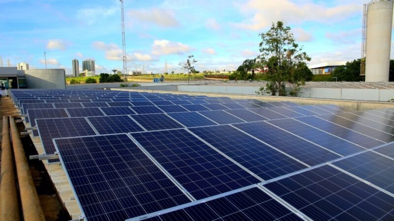 CAESB investe R$ 3.7 milhões em energia limpa e renovável CAESB investe R$ 3.7 milhões em energia limpa e renovável