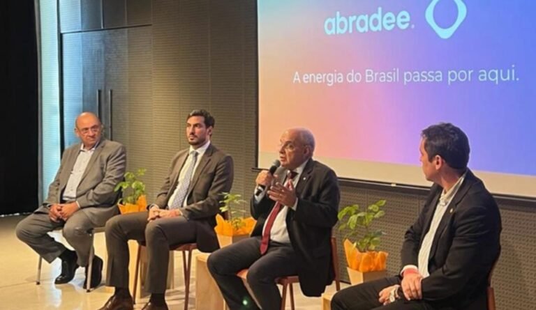 MME discute importância da eficiência energética em evento da ABRADEE