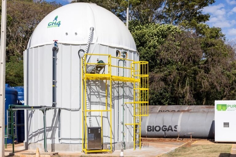 A unidade está instalada na Itaipu Binacional e deve produzir 6kg/dia de biosyncrude destinado à obtenção de SAF (Divulgação)