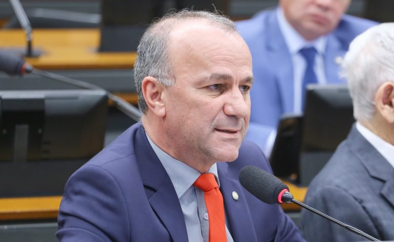 Helder Salomão: "Proposta contribui para o meio ambiente ao valorizar a geração de energia limpa no País"