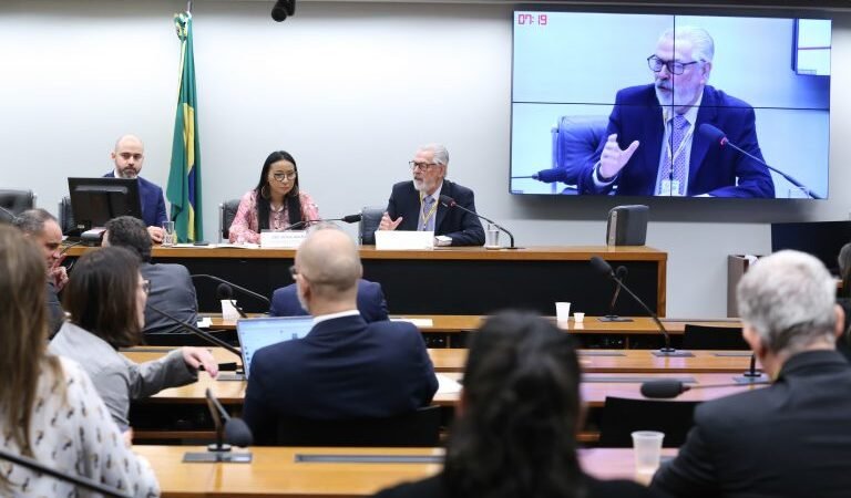 Taxação em energia renovável vai reduzir investimentos e aumentar tarifa Taxação em energia renovável vai reduzir investimentos e aumentar tarifa