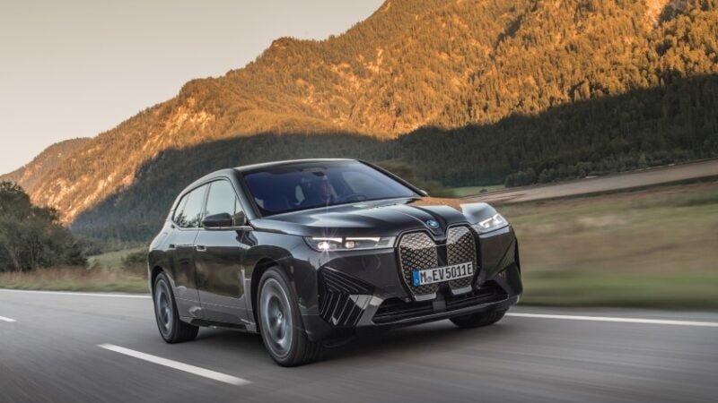 BMW tem os carros elétricos com maior alcance do Brasil, de acordo com o Inmetro