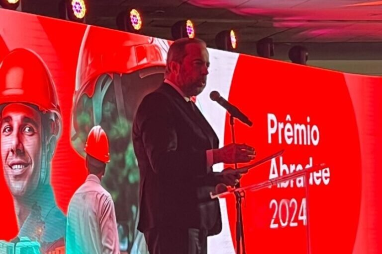 Prêmio Abradee 2024 reconhece CPFL Santa Cruz e DMED