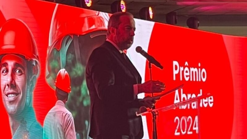 Prêmio Abradee 2024 reconhece CPFL Santa Cruz e DMED como melhores distribuidoras do Brasil Prêmio Abradee 2024 reconhece CPFL Santa Cruz e DMED como melhores distribuidoras do Brasil