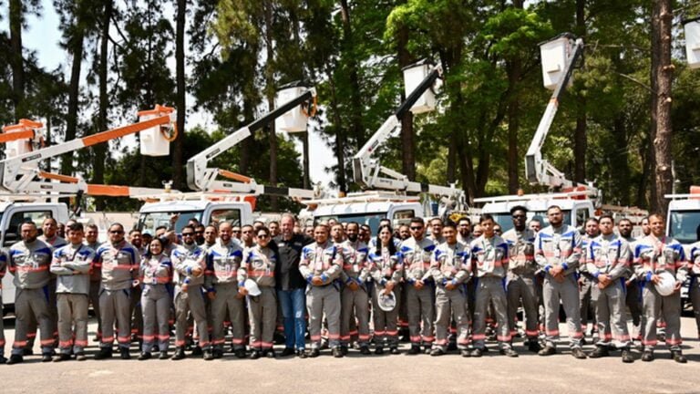 MME Garante contratações de 5 mil eletricistas e anuncia investimentos de R$20 bi para reforçar distribuição em SP, RJ e CE até 2026