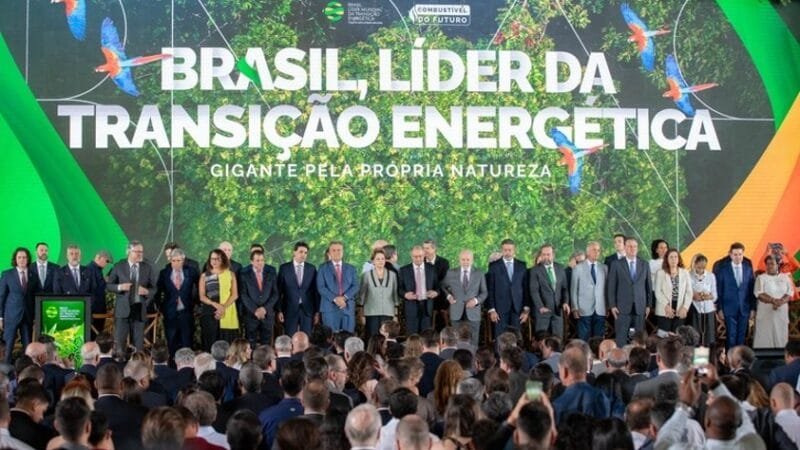 Brasil avança na transição energética com sanção da Lei do Combustível do Futuro Brasil avança na transição energética com sanção da Lei do Combustível do Futuro