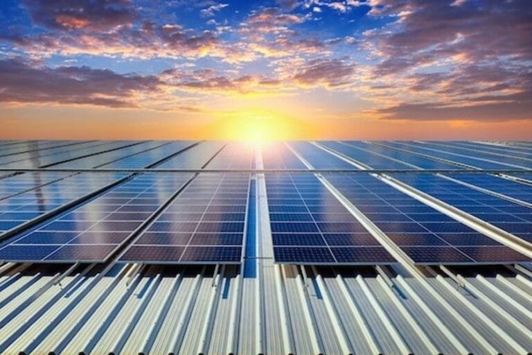 Conta de luz mais cara faz energia solar gerar economia até 9% mais rápido, diz estudo da Solfácil