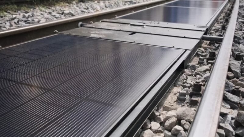 Energia Solar em Trilhos de Trem Revoluciona o Transporte Público: Sun-Ways Energia Solar em Trilhos de Trem Revoluciona o Transporte Público: Sun-Ways