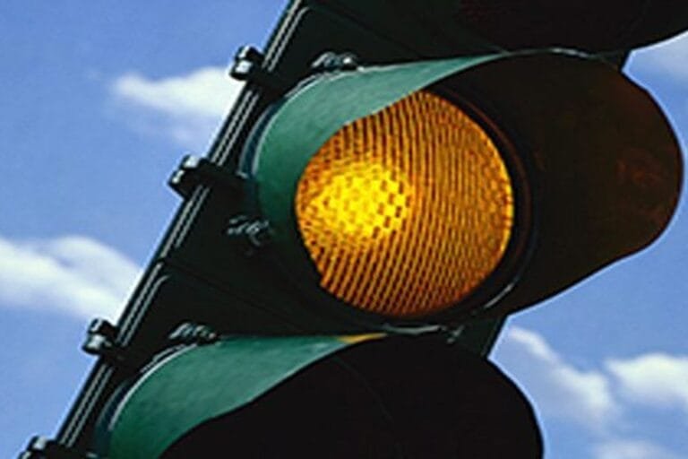Conta de Luz puxa inflação e terá bandeira amarela em novembro