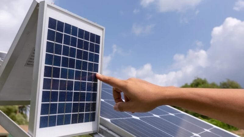 Cotas de Usinas Solares surgem como uma opção para quem não tem estrutura para instalação de placas de energia solar Cotas de Usinas Solares surgem como uma opção para quem não tem estrutura para instalação de placas de energia solar