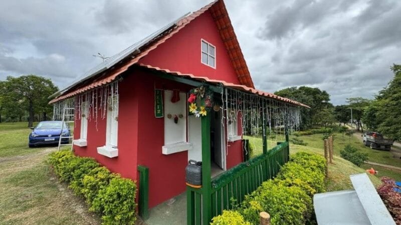 Casa do Papai Noel tem energia solar e ar condicionado