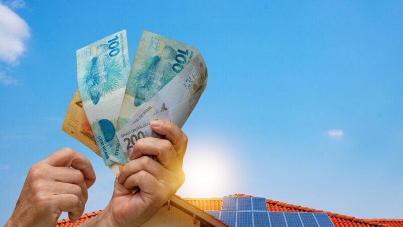 Energia Solar pode gerar economia de até R mil em 10 anos em estudo da Solfácil Energia Solar pode gerar economia de até R mil em 10 anos em estudo da Solfácil