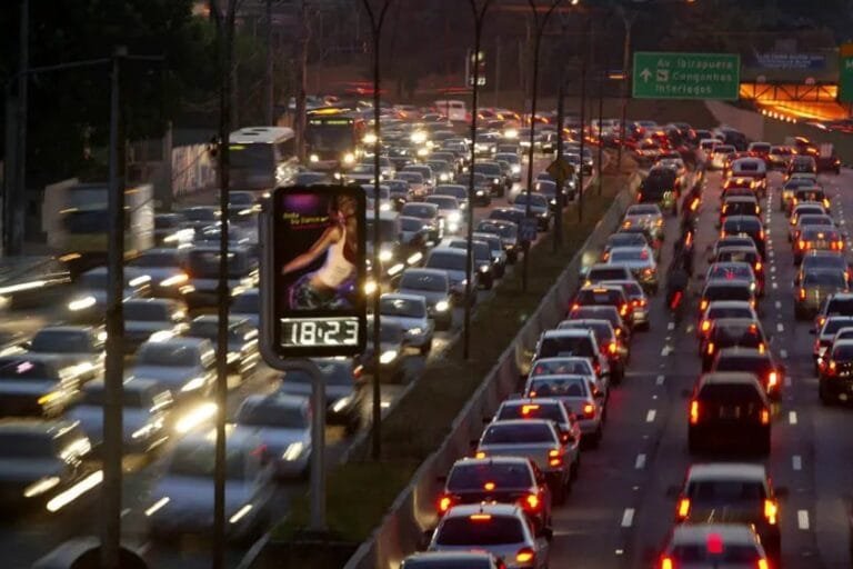 Isenção de IPVA 2025 é aprovado para carros híbridos em SP