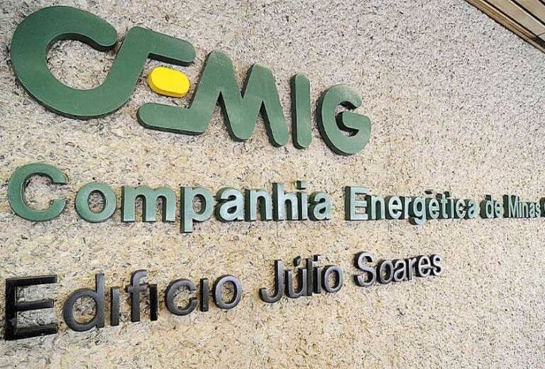 CEMIG impõe horário para injetar energia na rede com inversão de fluxo