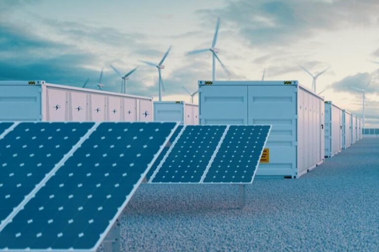 Mercado brasileiro de armazenamento de energia junto ao consumidor deve demandar investimentos acima de R$22.5 bilhões até 2030