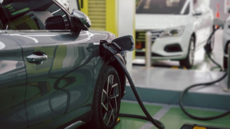 Mercado Livre de Energia traz soluções para impasse sobre carros elétricos em condomínios Mercado Livre de Energia traz soluções para impasse sobre carros elétricos em condomínios