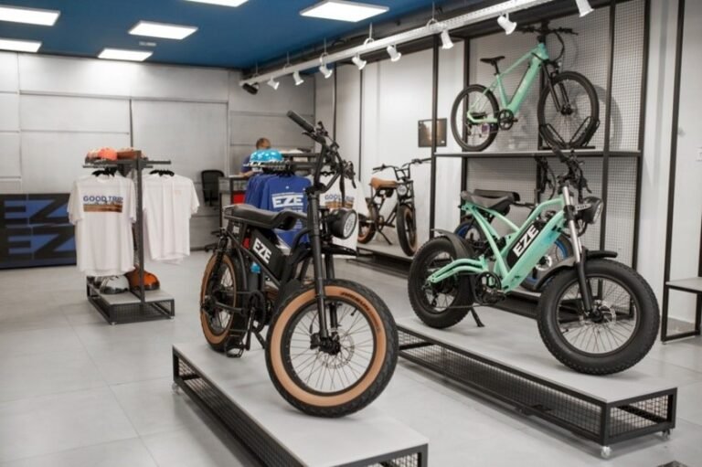 EZE BIKES - investe em loja-conceito com foco em experiência mobilidade elétrica