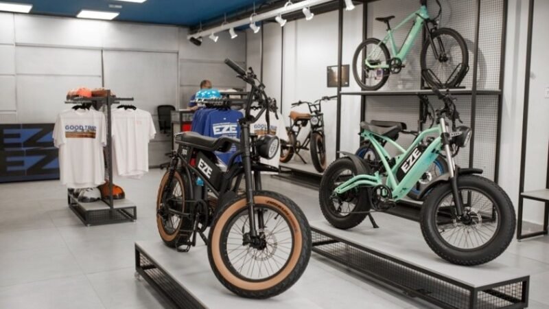EZE BIKES - investe em loja-conceito com foco em experiência mobilidade elétrica