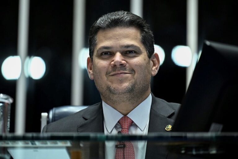 Abrapch desmente aumento na conta de energia e apoia Alcolumbre